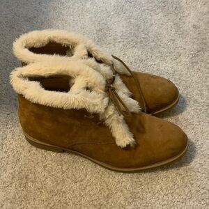 Cozy Brown Fur-Lined Winter Boots